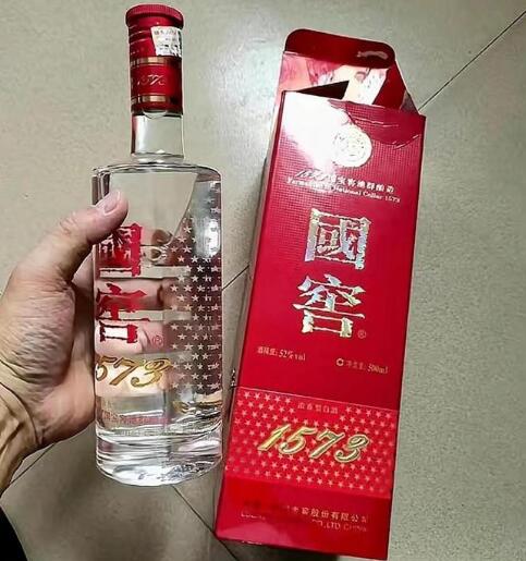 哪里能买到一比一的飞天茅台酒,茅台一箱比一瓶贵