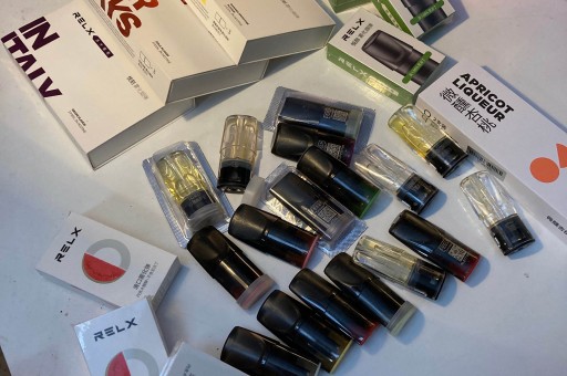 relx悦刻一代电子式烟(悦刻电子烟一代使用说明)